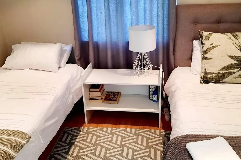 Home On Uitvlugt - Peaceful Leafy Garden Flat With Sunny Lounge Cape Town Apartment